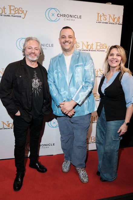 Premiere guest photo 61 on the It&rsquo;s Not Easy step and repeat