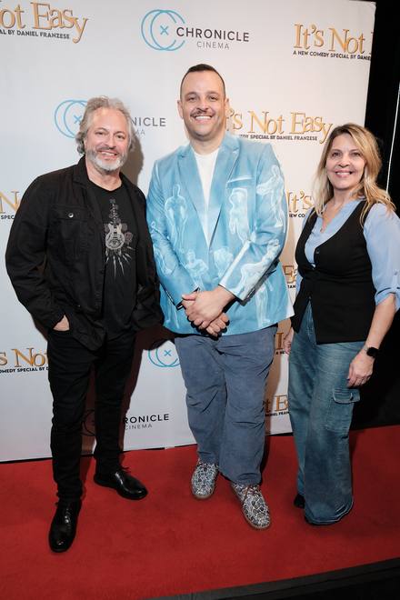 Premiere guest photo 62 on the It&rsquo;s Not Easy step and repeat
