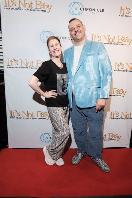 Premiere guest photo 87 on the It&rsquo;s Not Easy step and repeat