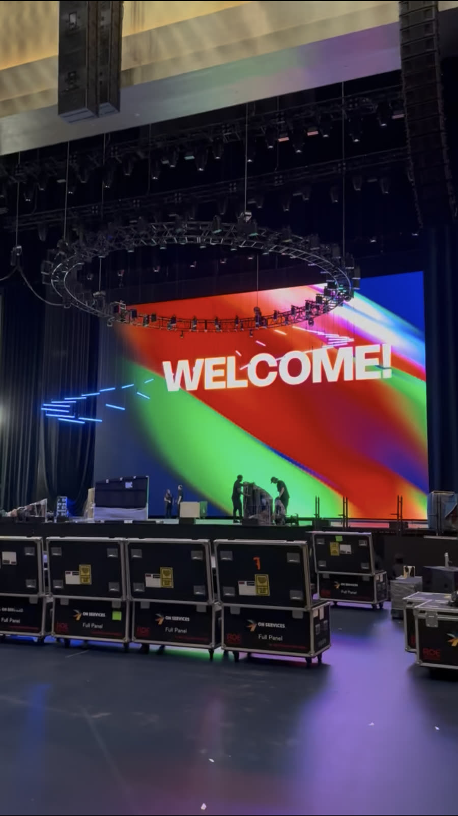Building the LED wall canvas in the Fontainebleau theater in Las Vegas