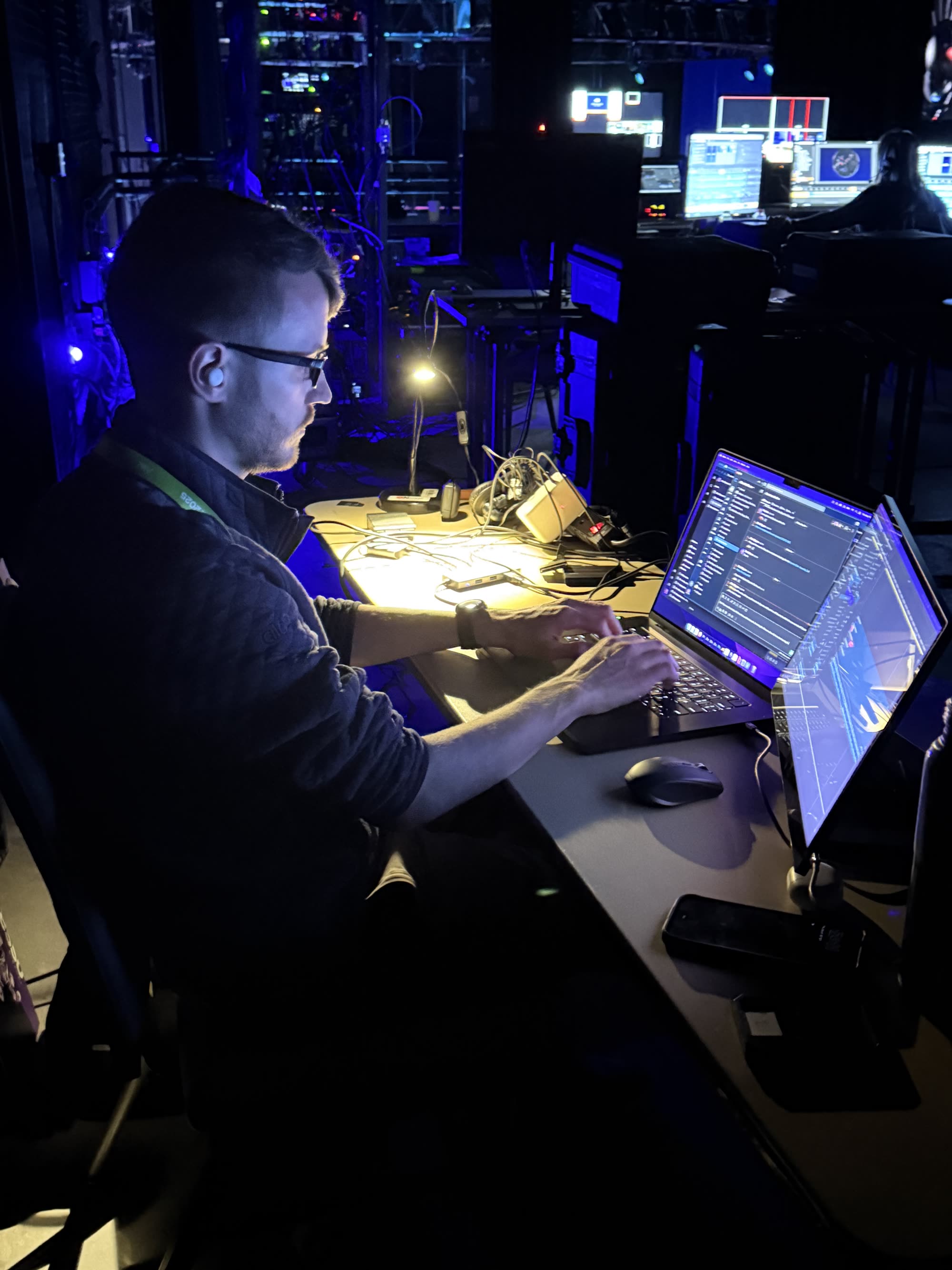 Behind the scenes at Equip Exposition with editor Ken Lutz.
